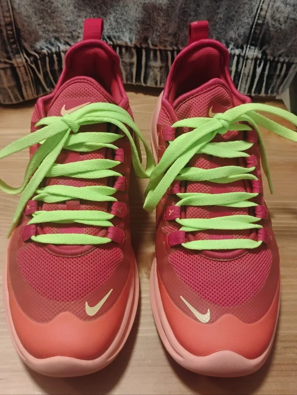 Nike Women's Air Max Axis Sneakers Running Shoes in Pink/Melon/Coral, Size 9.5 - Picture 3 of 16